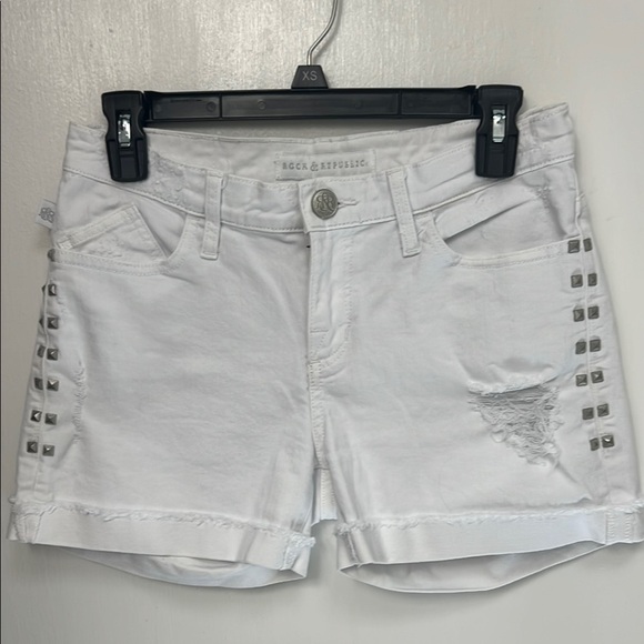 Rock & Republic Pants - Rock & Republic Bumbershoot White denim distressed shorts, Sz. 2